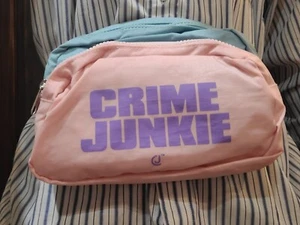 Krimi Junkie Podcast 90 Style Bauchtasche - Bild 1 von 4