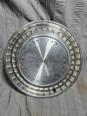 Pontiac Motor Division Bonneville Star Chief Catalina Ventura 1960 tapacubos de 14" Foto 1 de 4