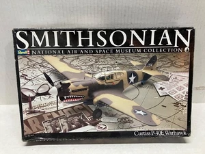 REVELL SCALA 1/32 CURTISS P-40E WARHAWK KIT MODELLINO AEREO MILITARE - Foto 1 di 5