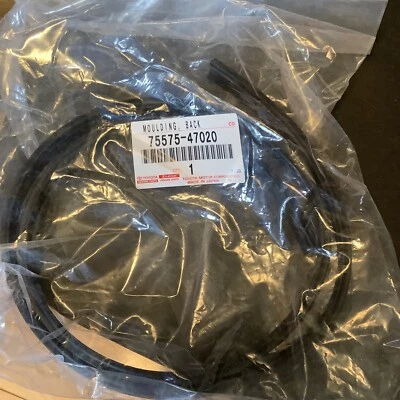 Toyota Prius/Prius 2010-2015 enchufe revelación moldura inferior 75575-47020 Foto 1 de 2