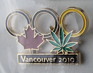 Canada and weed Olympic rings Authentic 2010 Vancouver Olympic badge Pin - Foto 1 di 1