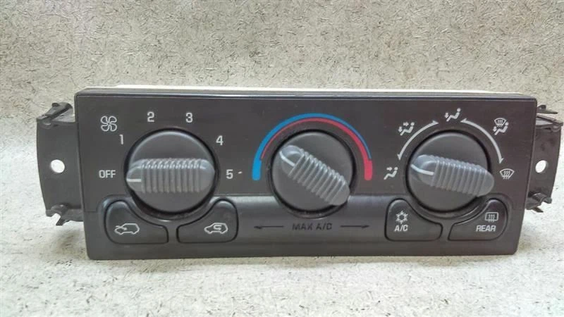 Control de temperatura climático 15054698 para camioneta GMC SIERRA 99-02 F74 Foto 1 de 4