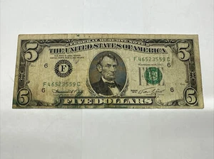 BILLETE DE 5 DÓLARES DE EE. UU. 1974 CON MANCHA DE TINTA VERDE ERROR DE IMPRESIÓN EN EL REVERSO - Imagen 1 de 14