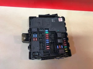 2009-2015 Armada Titan Pathfinder IPDM Power Distribution Module OEM 284B7 ZE03B - Picture 1 of 5