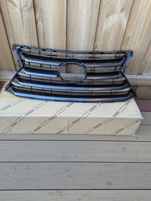 Genuine LEXUS NX200T NX300 GRILLE TOR 2015 -2018 - image 1 of 4