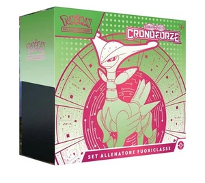 Pokémon Set Allenatore Fuoriclasse Scarlatto e Violetto Cronoforze Fogliaferrea - Picture 1 of 4
