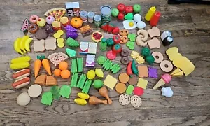 Riesiges Konvolut Kunststoff Spielfutter und Utensilien über 100 Teile - Bild 1 von 17