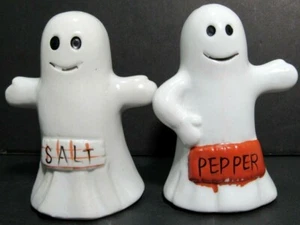 Vintage Ghost Salt And Pepper Shakers Ceramic 70s Ghosties Halloween - Picture 1 of 4
