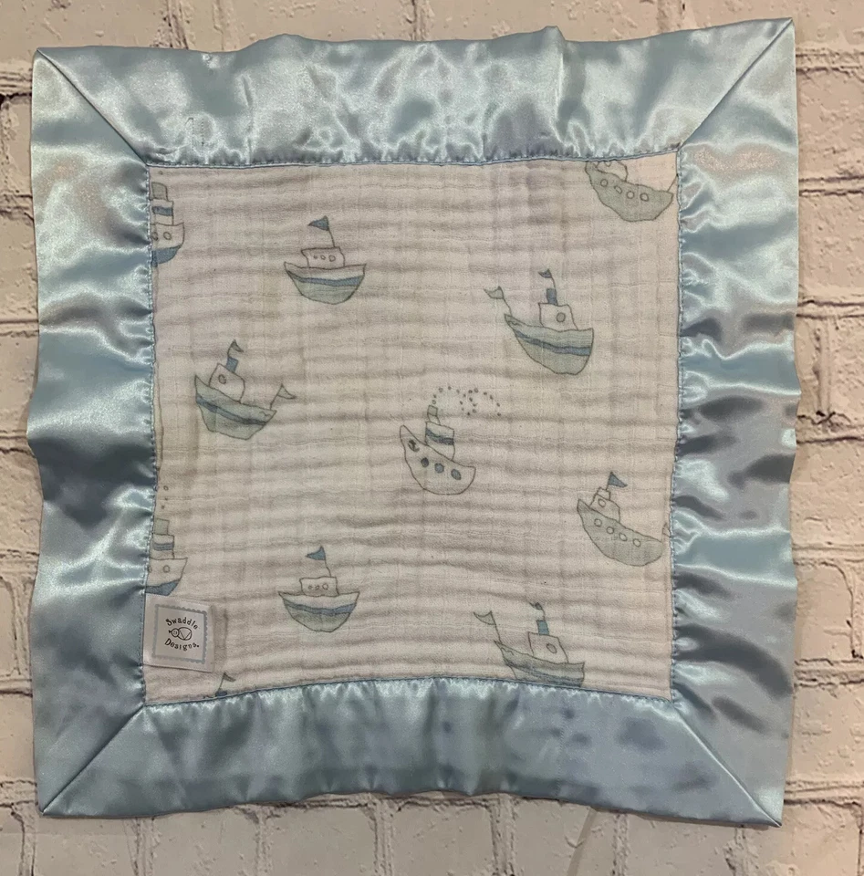 Manta de seguridad Swaddle Designs barco Lovey azul blanco borde satinado Blankie Foto 1 de 4