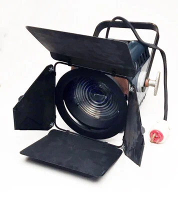 Berkley Colotran 6" Fresnel Stage light w bulb - Image 1 of 4
