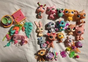 Lote de 19 figuras de Little Pet Shop junto con 26 accesorios - Imagen 1 de 15
