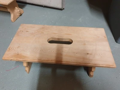 Hocker Schemel aus Holz, stabil Nr7 - Bild 1 von 4