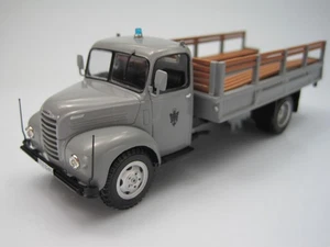 1/43 Altaya camion Ebro B-45 B45 Policia Armada España IXO Nuestros queridos - Picture 1 of 2