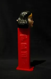 WONDER WOMAN - Raro dispenser in PEZ con piedi - quasi come nuovo - Foto 1 di 1