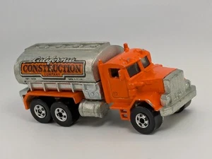 Vintage 1979 Hot Wheels California Construction Orange Peterbilt Tanker Truck - Picture 1 of 7