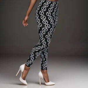 ROCKTHOSECURVES WOMENS BLACK PEACE LEGGINGS - Picture 1 of 3