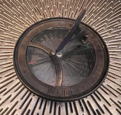"Reloj de sol y brújula plegables 3,25"" NO es una reproducción decoración de escritorio náutico del siglo XVIII" Foto 1 de 4