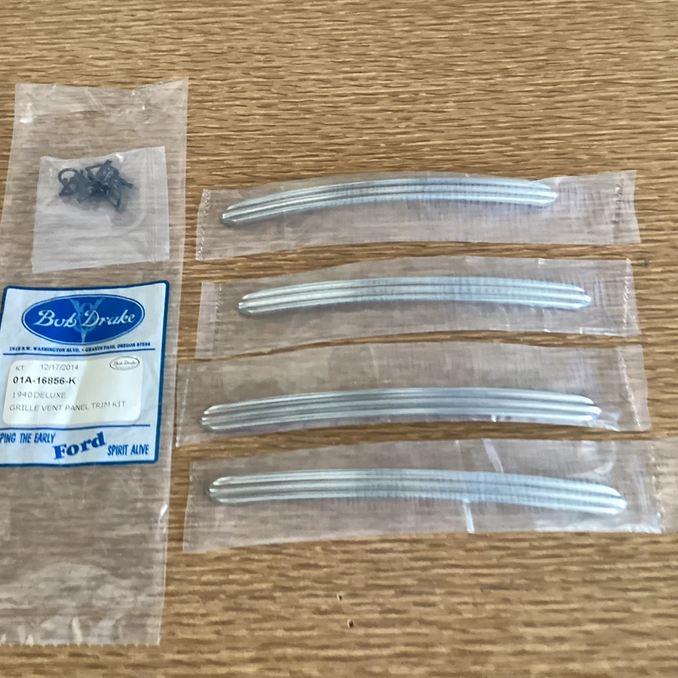 Ford Deluxe 1940 kit de moldura de panel de ventilación de parrilla 01A-16856-K Foto 1 de 1