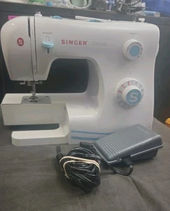 Singer Simple Model 2263 Nähmaschine - Weiß mit Pedal getestet, funktioniert - Bild 1 von 7