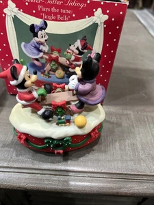 Caja de música Enesco Teeter Totter Tidings Disney Mickey Minnie Jingle Bells 596760 - Imagen 1 de 6