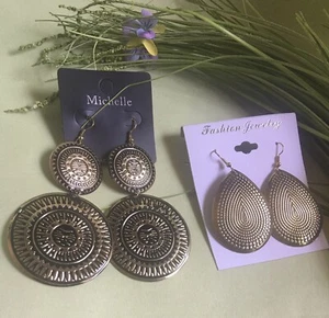 MESSINGFARBEN EXOTISCHES OHRHÄNGER-SET - NEU - Bild 1 von 4