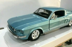 modellino Ford Mustang Gt 1967 Maisto 1:24 Auto grigio Marino Die-cast Edition - Foto 1 di 4