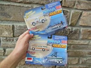 2 Johnny Lightning Hulls & Haulers 1973 Chevy Caprice Wagon & 1965 Stepside - Picture 1 of 17