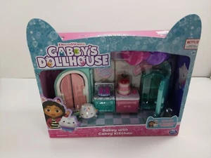 BAKEY CON COCINA DE GATO PASTEL Casa de Muñecas Gabby's 2 ACCESORIOS SORPRESA 9 Piezas!! - Imagen 1 de 12