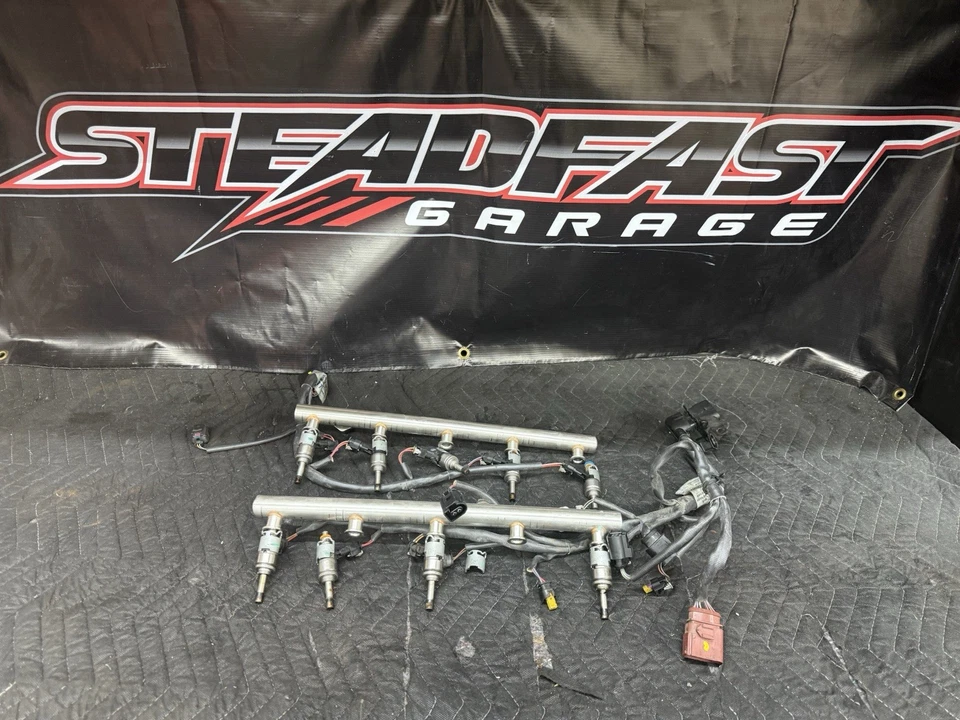 Audi R8 Plus V10 2018 OEM LH RH riel inyector de combustible falta 1 Foto 1 de 4