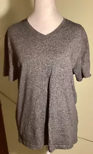 Giordano World Without Strangers Women's Gray V-Neck Slim Fit Tee T-Shirt Size M - Picture 1 of 7