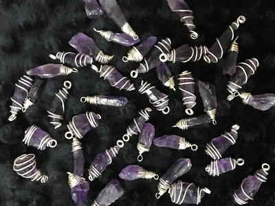 ~40 piezas~ Envuelto en alambre plateado~ 2 estilos, colgantes pepita de amatista natural cruda! Foto 1 de 4