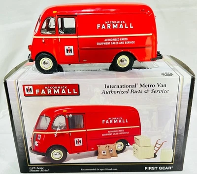 International Harvester Metro Van By First Gear 1/25th Scale - Image 1 of 4