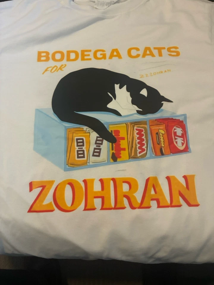 Camiseta Bodega Cats For Zohran - Blanca - Extra Grande - Nueva York - Política Foto 1 de 1