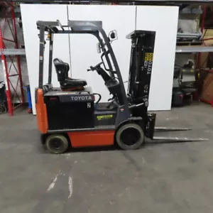 2014 Toyota 8FBCU25 5000 LB Electric 48V Forklift 3-Stage 189" Lift W/ Sideshift - Picture 1 of 20