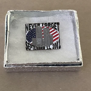 9-11 Twin Towers Never Forget September 11, 2001 Collectible Patriotic Lapel Pin - Picture 1 of 12