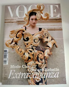 VOGUE Paris French Fashion & Beauty Magazine_GRACE ELIZABETH_November 2022 NEW - Picture 1 of 15