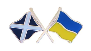 Insignia alfiler de cortesía de amistad bandera de Ucrania y bandera de Escocia - Imagen 1 de 3