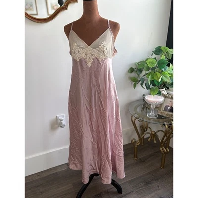 Camisón lencería Gilligan OMalley elegante sensación sedosa medio rosa con ribete de encaje Foto 1 de 4