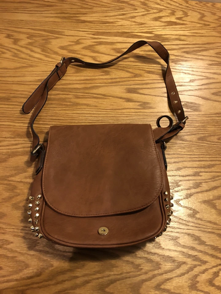 Cartera de cuero con tachuelas Emperia Foto 1 de 1