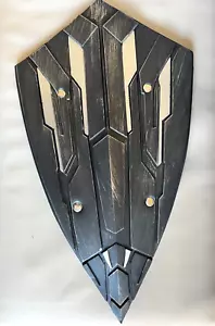 Neu Captain America's Infinity War Shield Hartschaum SPIELZEUG 1:1 groß schwarz 21" - Bild 1 von 9
