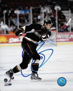 *CHRIS PRONGER*SIGNED*AUTOGRAPHED*PHOTO*ANAHEIM*DUCKS*NHL*HOCKEY*COA*8" X 10" - Picture 1 of 2