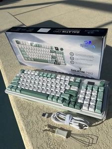 Redragon K719 Wireless Gasket Gaming Hype Screen 95 Keys Mechanical Keyboard NEW - Picture 1 of 1