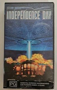 Independence Day VHS PG Will Smith Jeff Goldblum Bill Pullman Cult Classic SciFi - Picture 1 of 7