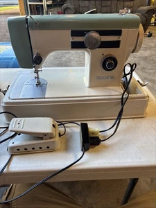 Vintage Dayton’s Sewing Machine Heavy Duty Made In Japan Tested! W/Pedal! - Picture 1 of 14