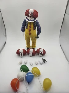 Figura suelta NECA IT The Movie Ultimate Pennywise Clown 2018 7" Posable B4 - Imagen 1 de 3