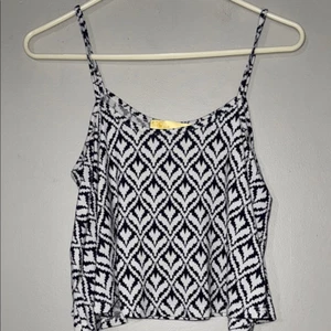 Black and White Crop Camisole with Relaxed Fit - Picture 1 of 9