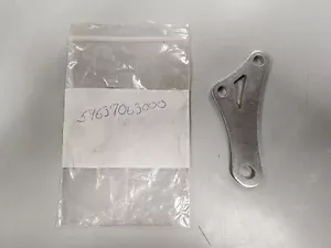 KTM Exhaust Valve Left Side Retaining Plate 1997-2006 250 #546.37.063.000 - Picture 1 of 1