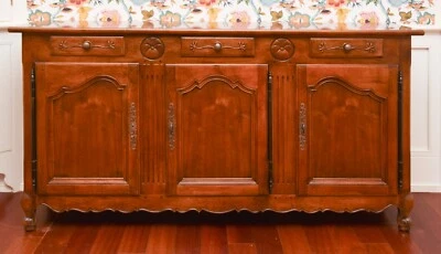 Henredon 法国省路易十五风格胡桃木餐具柜 原始状态 — 第 1/4 张图片