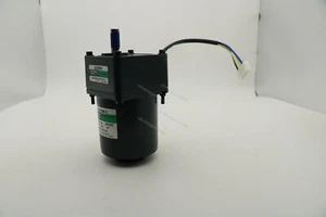 NEW 1PCS ORIENTAL MOTOR 4RK25GN-C 4GN150K REVESIBLE MOTOR - Picture 1 of 4