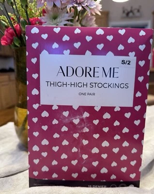 Medias Adore Me Rosa Costura Fucsia Hasta el Muslo Pequeñas Nuevas Desnudo Día de San Valentín Foto 1 de 4